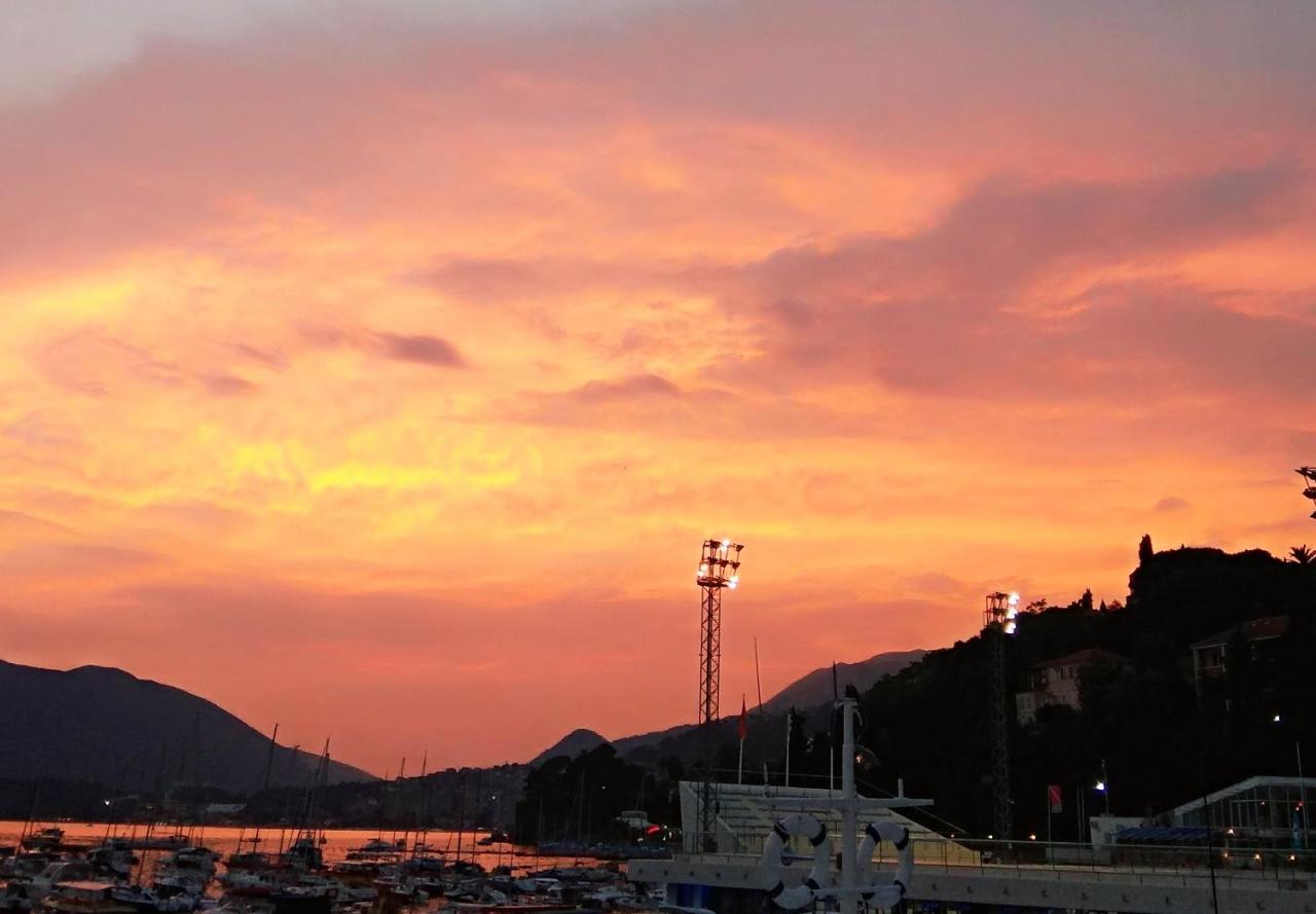 Apartments Lux Milano, Savina,Herceg-Novi Herceg Novi Exteriör bild