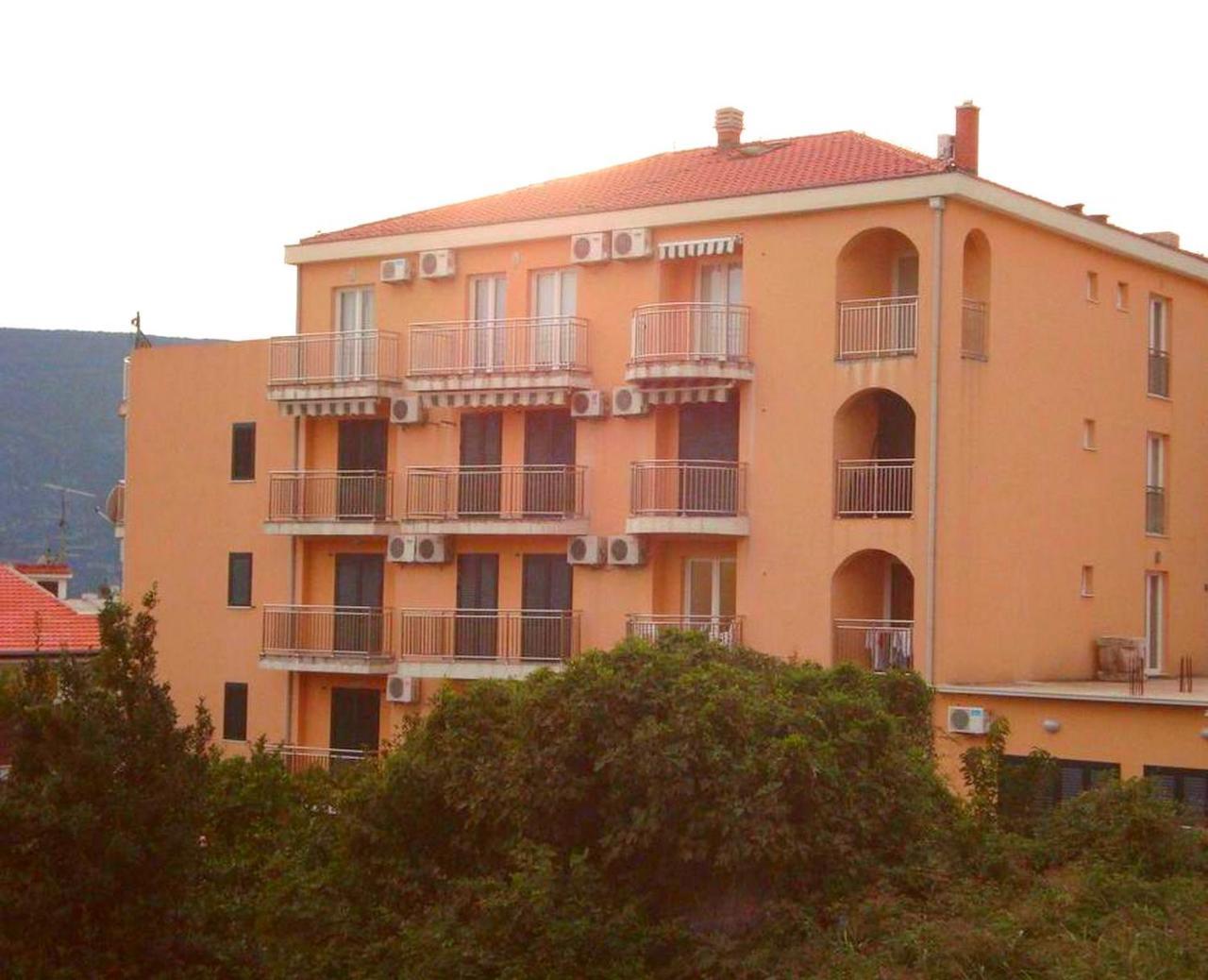 Apartments Lux Milano, Savina,Herceg-Novi Herceg Novi Exteriör bild